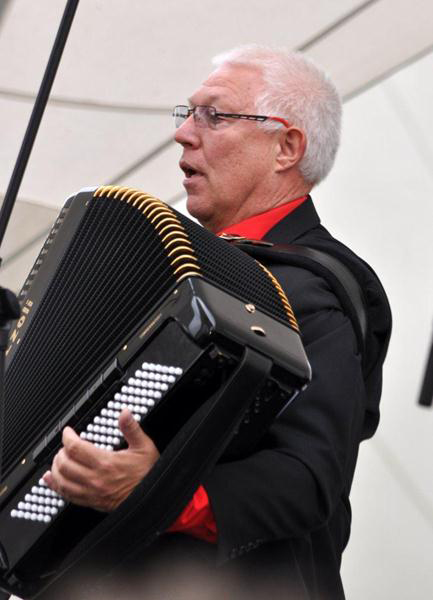 HarrySchroeversDSC 67201creditConcertina.jpg