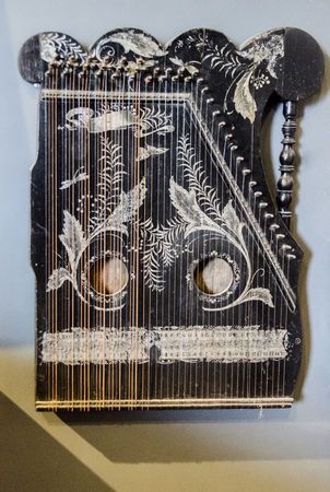 Cither83091739 s.jpg