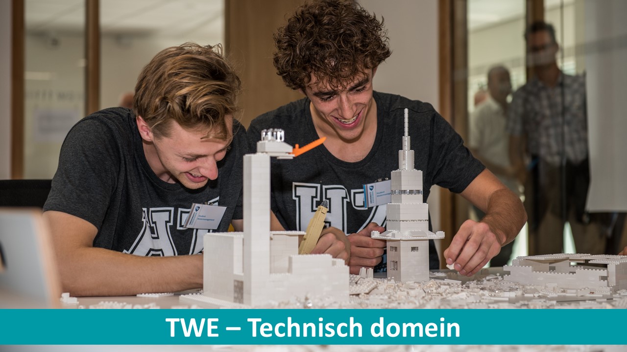 TWE - werken aan project.jpeg