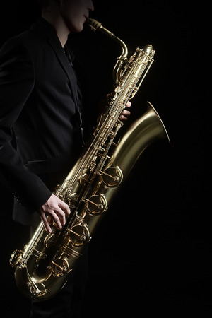Saxofonist42770445 s.jpg