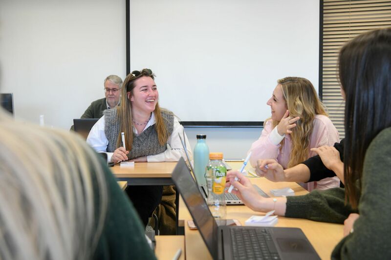 Bestand:Excellence and Innovation.jpg