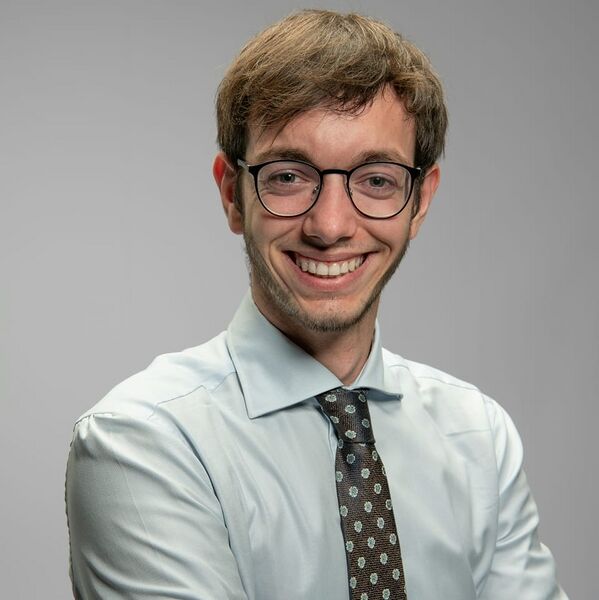 Bestand:Melvin zakelijk.jpg