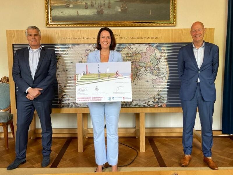 Bestand:Ondertekening HZ ZB.jpeg