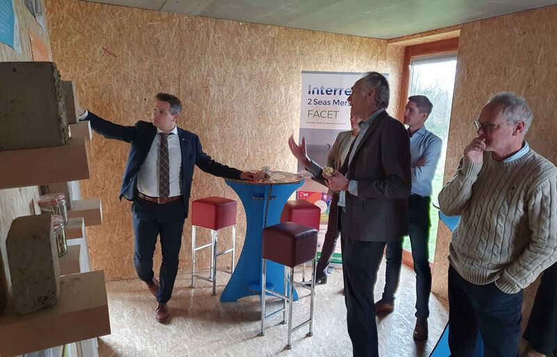 Bestand:FACET - werkbezoek JDB 2.jpg