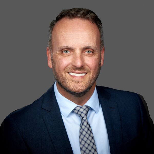 Bestand:Olaf Timmermans grijs.jpg