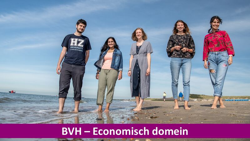 Bestand:BVH - studenten strand.JPG